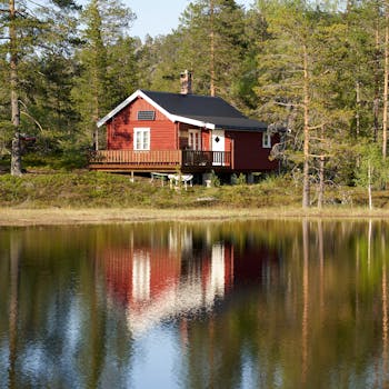 Solar panels for off-grid cabins: How to power your wilderness retreat