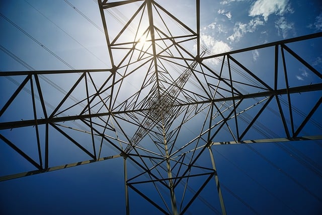 How to implement grid integration for commercial and industrial users